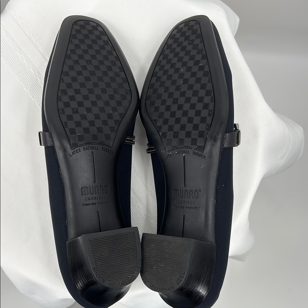 Munro Elegant Black Women's Heels, Size 9.5 - Picture 6 of 6